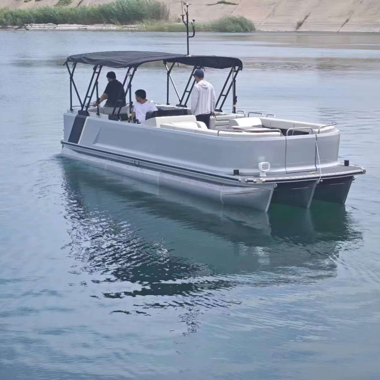 New Brand 30FT Fiber Glass Tri-toon Fishing Boat Luxury Aluminum Yacht with Customized Layout Sofa on Hot Sale